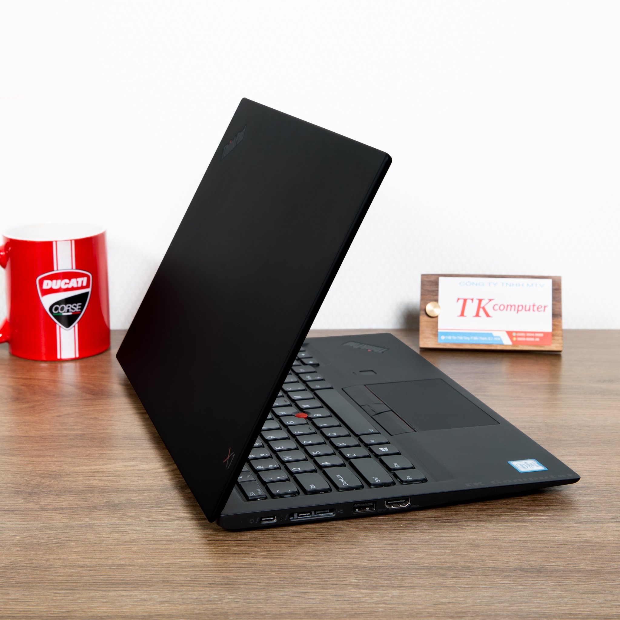 Laptop Lenovo Thinkpad X1 Carbon Gen 6 - Máy tính xách tay cao cấp cho doanh nhân